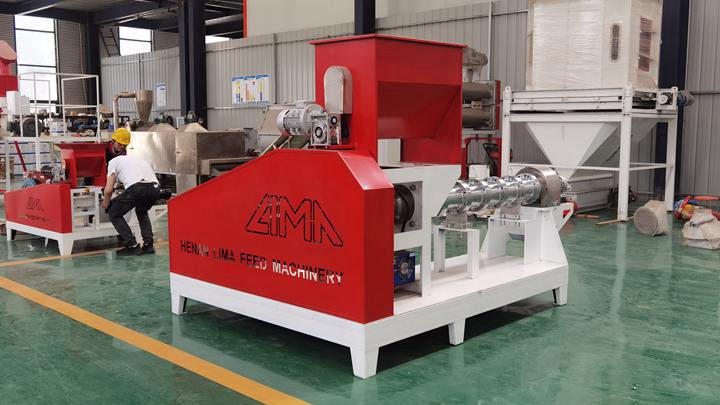 dry type Koi/Carp feed making machine in Kenya